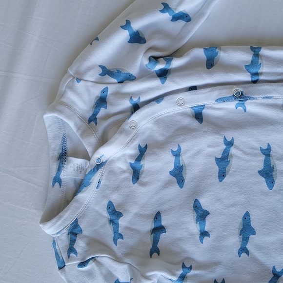 3/$15 Nordstrom Baby Sleeper in Shark Print - Picture 1 of 8
